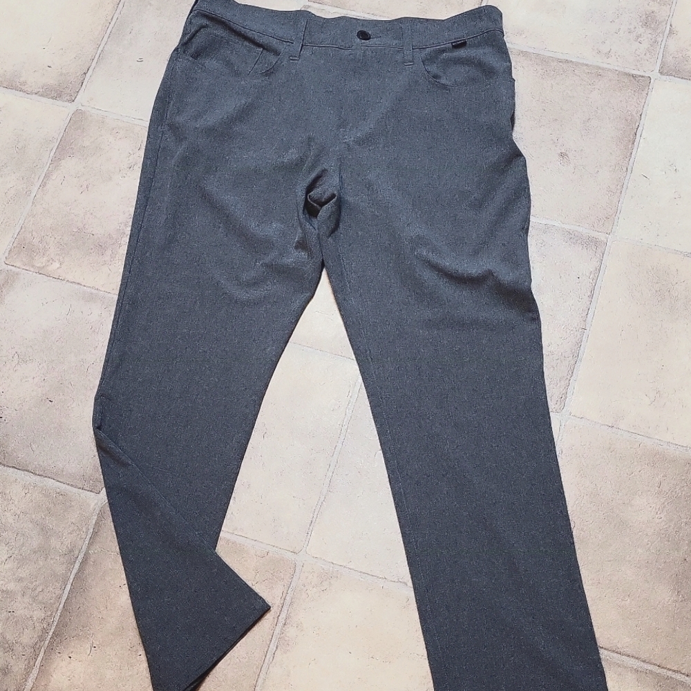 Like new Travis Mathew Golf pants